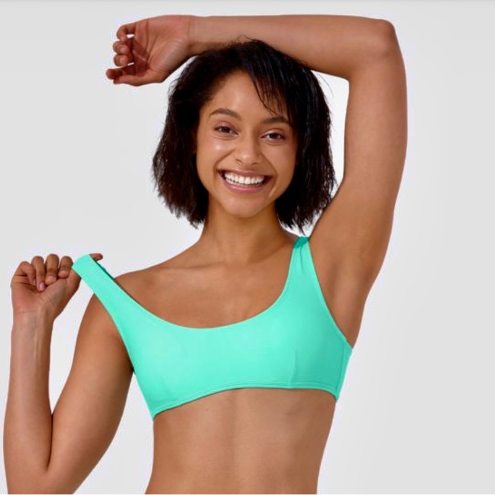 HALARA Solid U Neck Bikini Top Swimsuit - L - NWT
